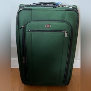 100% Authentic Victorinox Swiss Army Carryon Suitcase / Luggage